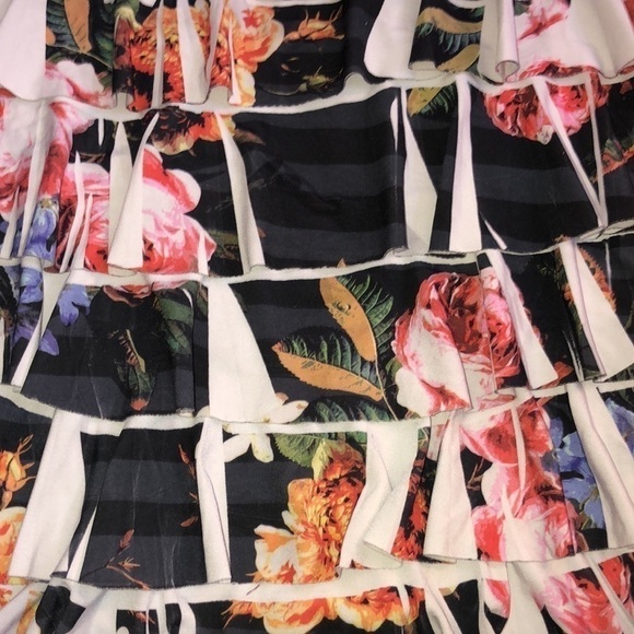 Women’s Ruffle Top - Picture 9 of 13